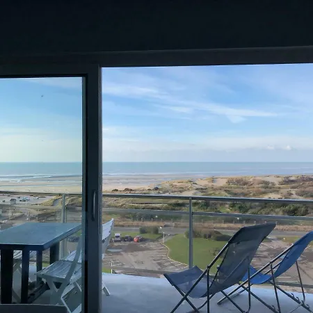 Studio Face Mer Avec Grand Balcon *